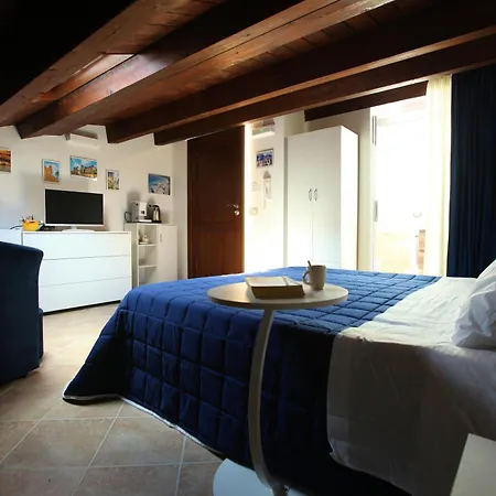 Aparthotel Centro Storico & Loft - Amnesia 4*