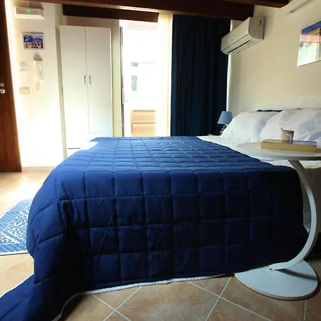 Aparthotel Centro Storico & Loft - Amnesia 4*